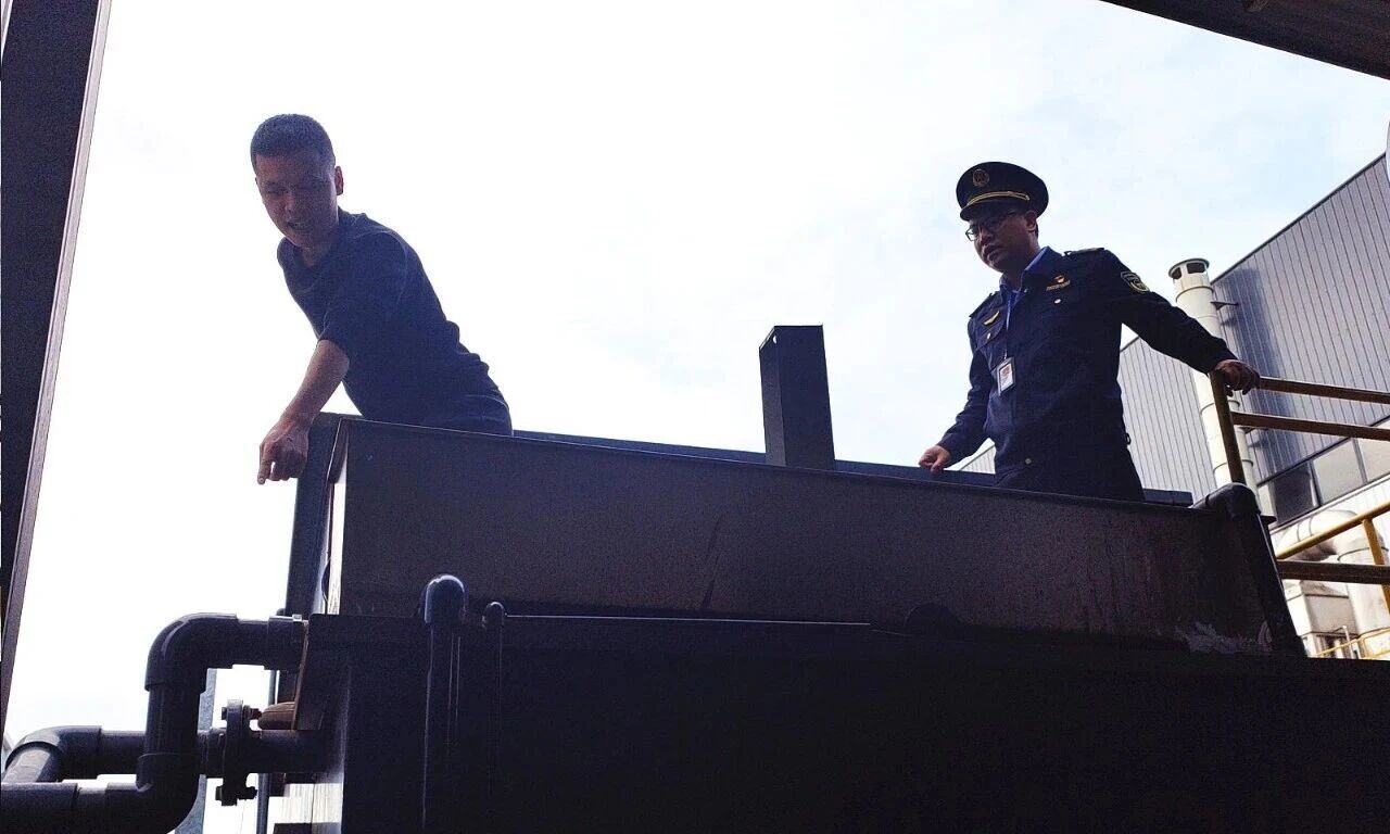 一图一故事 | 开展排污单位自行监测专项检查，督促企业落实主体责任