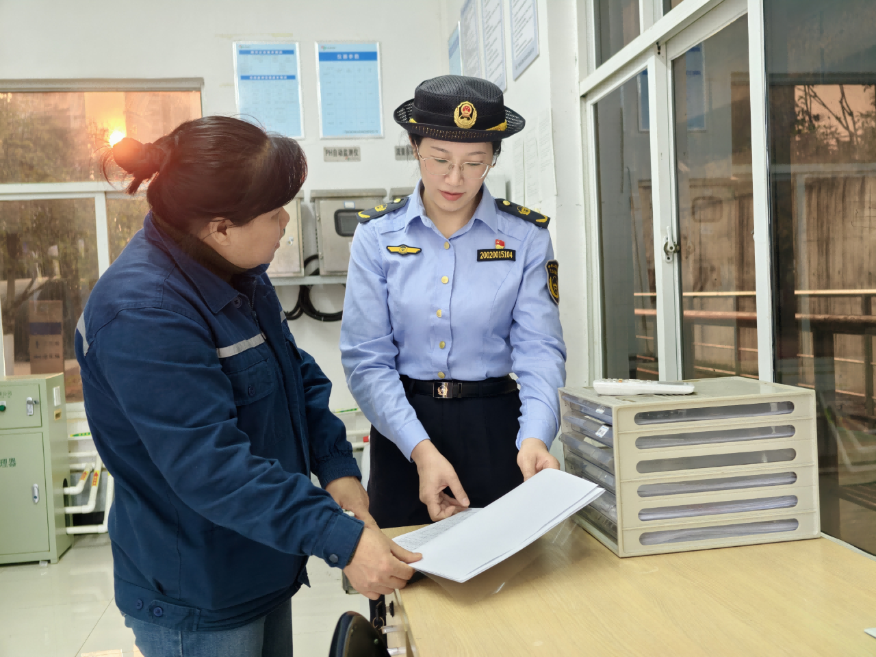 铿锵玫瑰绽芳华 环保执法显担当——柳州环保“娘子军”易婕、杨荣鸾荣获全国生态环境保护执法大练兵表现突出个人